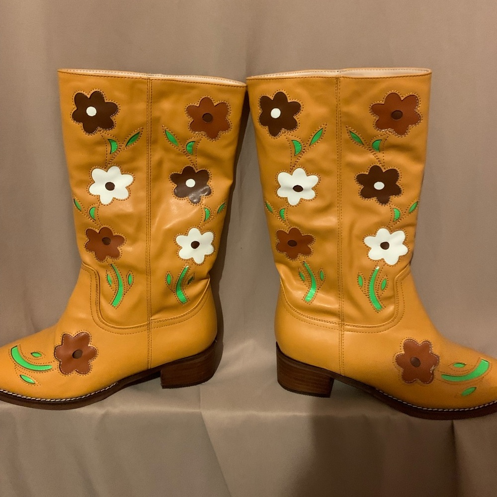 Floral Embroidered Tan Boots